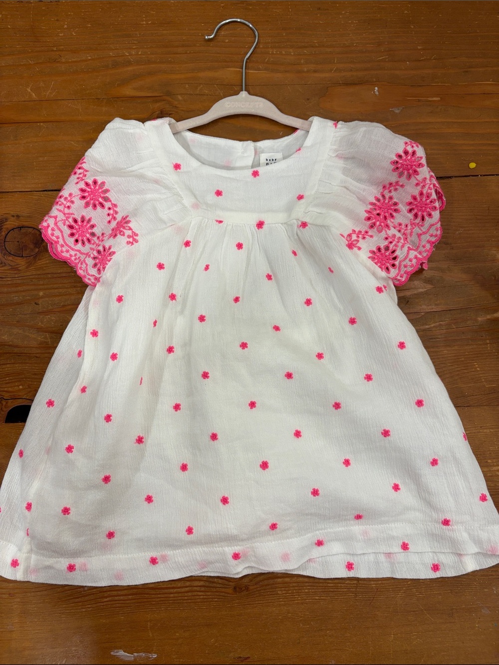 Never worn Baby Gap boho embroidered dress size 12-18 months